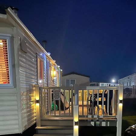 Calypso Hot Tub Breaks Tattershall Lakes Pet Friendly Eksteriør bilde