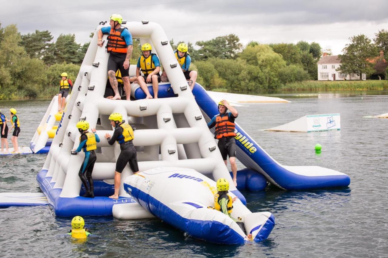 Calypso Hot Tub Breaks Tattershall Lakes Pet Friendly Eksteriør bilde