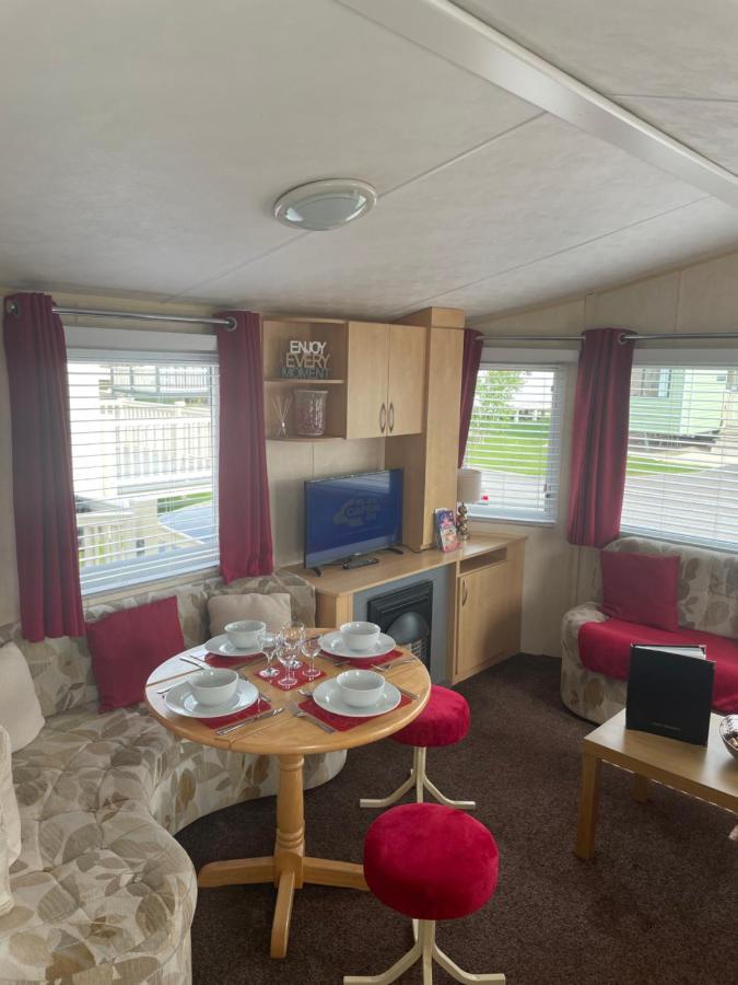 Calypso Hot Tub Breaks Tattershall Lakes Pet Friendly Eksteriør bilde