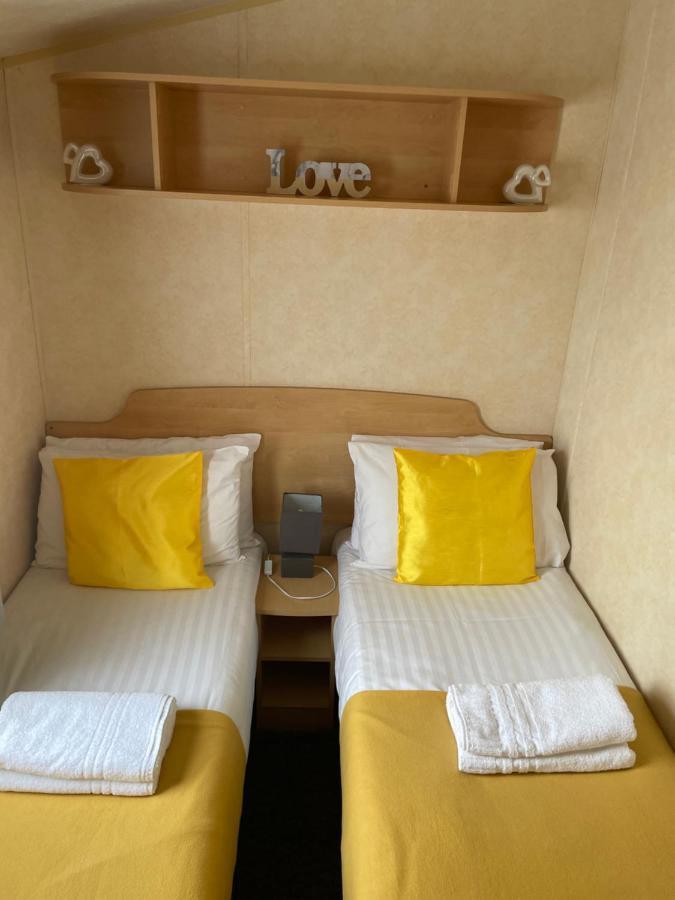 Calypso Hot Tub Breaks Tattershall Lakes Pet Friendly Eksteriør bilde